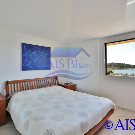 A/c, Sea View, 400 From The * Punta Molara