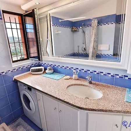 Appartement A/c, Sea View, 400 From The