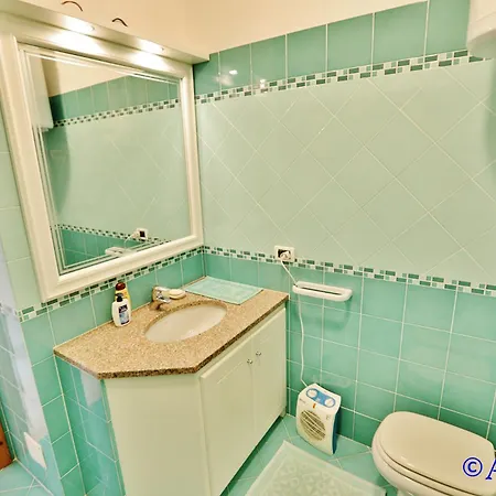 Appartement A/c, Sea View, 400 From The *